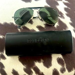 Beautiful brand new sunnies! Amazing but are just a little too small on my face!